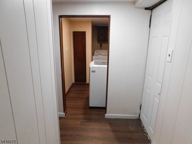 Building Photo - 21 W 14th St