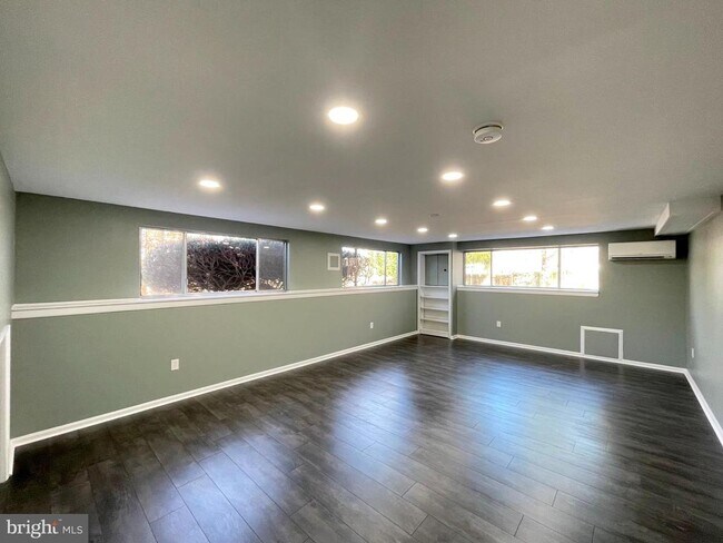 Building Photo - 9457 Boyds Turn Rd