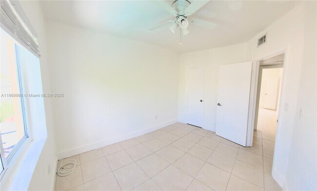 Building Photo - 483 NW 84th Ln