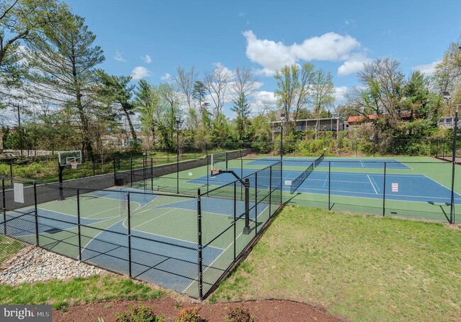 Building Photo - 2134 Commissary Cir