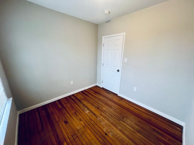 Building Photo - Beautifully Renovated 4bdrm/2bth Home Located in Richmond's Southside!!