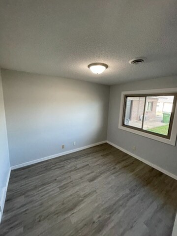 Building Photo - 952 3rd Ave