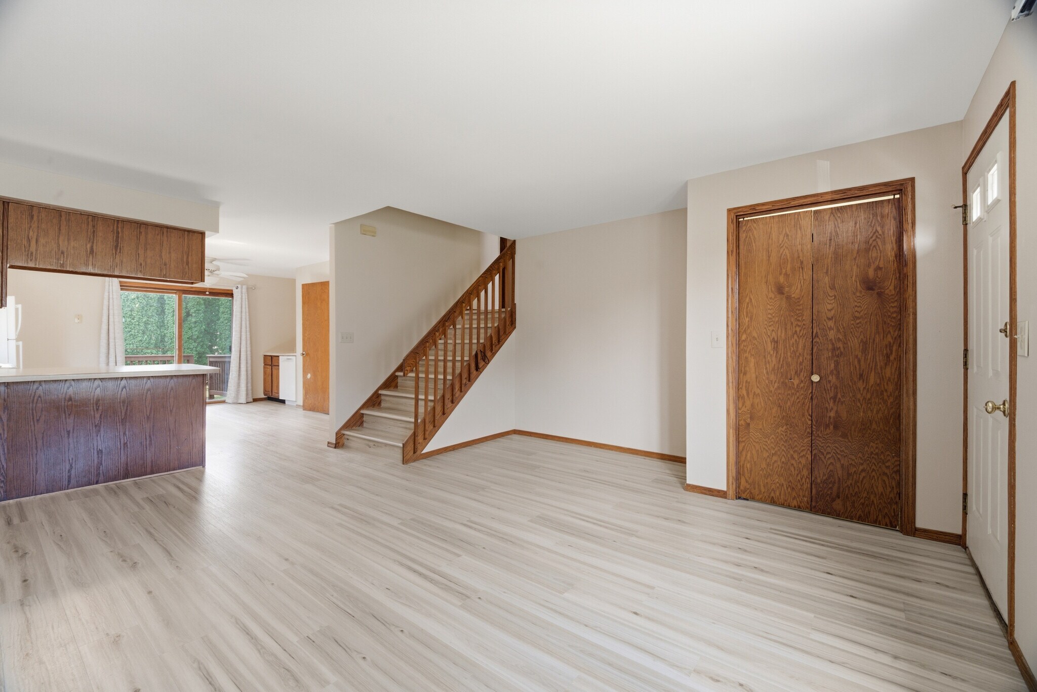Building Photo - 1355 W Hiawatha Dr