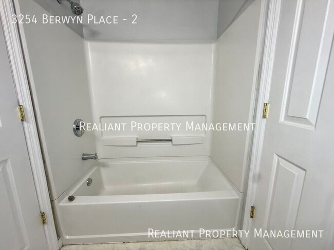 Building Photo - 3254 Berwyn Pl
