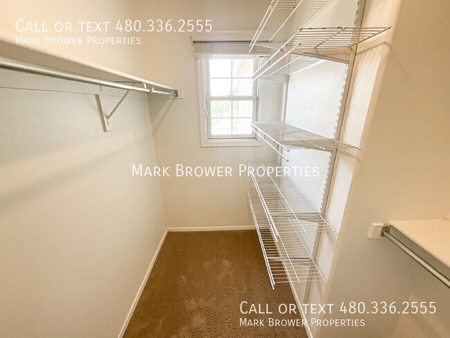 Building Photo - 2150 E Sunland Ave