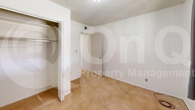 Building Photo - 570 N Villa Nueva Dr