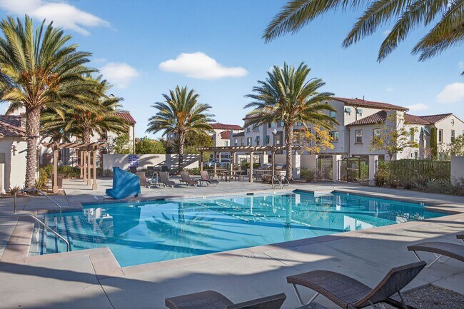 Building Photo - 3-Bed + 3.5-Bath Townhouse | Springville | Camarillo | Unfurnished