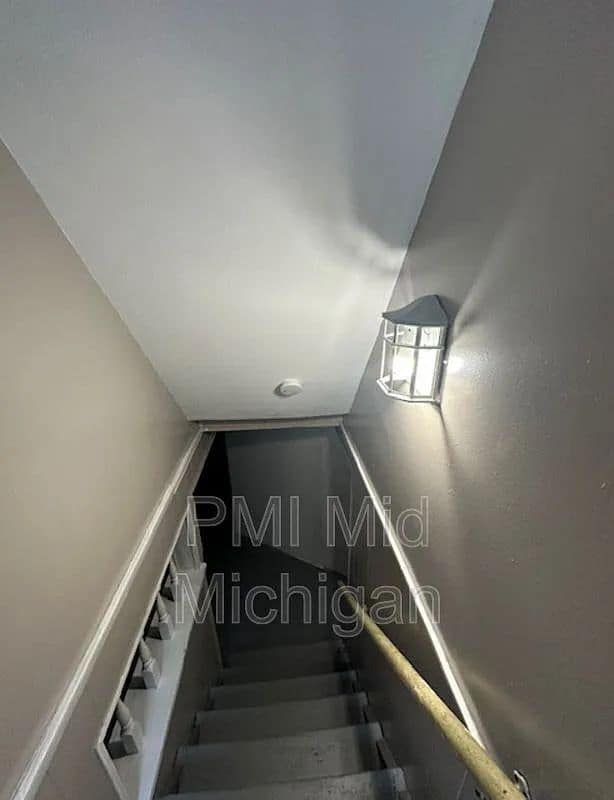 Building Photo - Comfortable & Convenient 2BR Living
