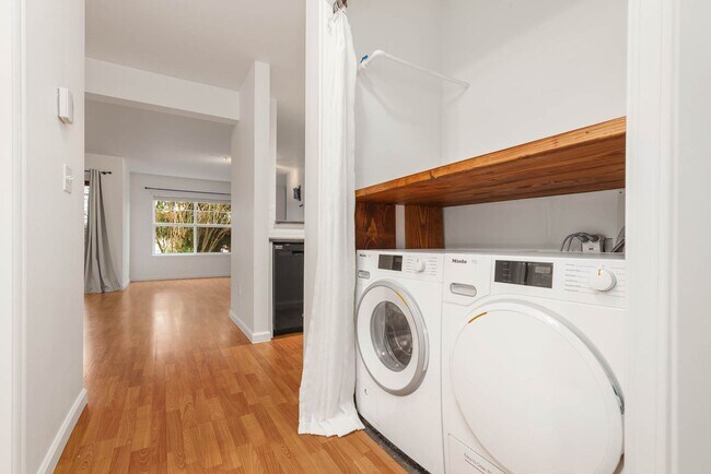 Building Photo - 23420 SE Black Nugget Rd