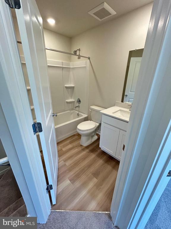 Building Photo - 38 Barnes Wy