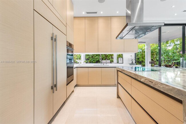 Building Photo - 4675 NE 2nd Ave