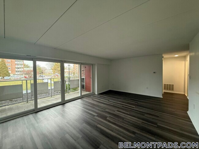 Building Photo - 53 Hill Rd