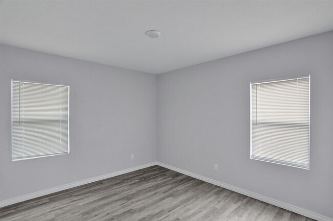 Building Photo - 219 Loma Dr