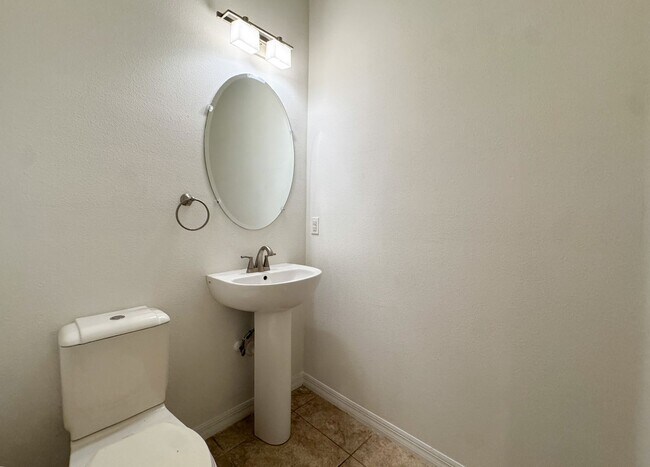 Building Photo - Windermere Landings Highly Desirable 3/2.5 Home...Beautifully Upgraded (2139 sq ft)! MUST SEE!