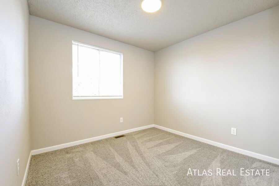 Building Photo - 1417 S Biscay Way