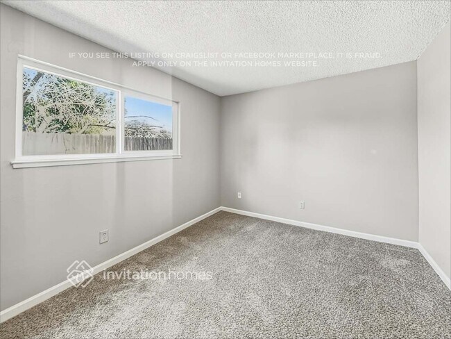 Building Photo - 1658 Ashwood Dr