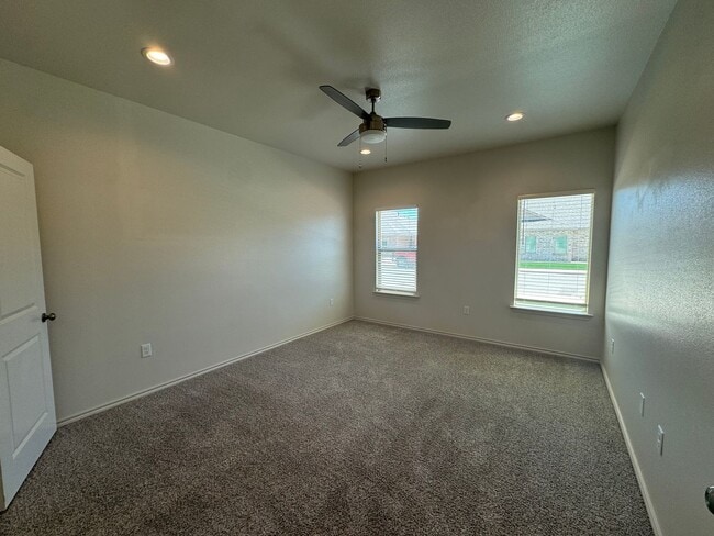 Building Photo - Available Now- Half Off First Months Rent!