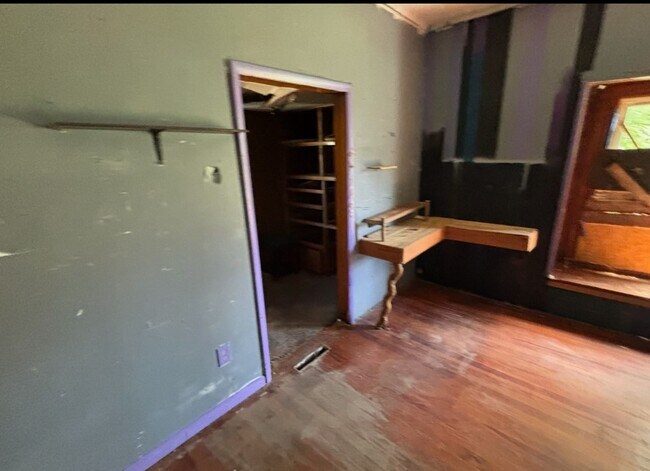 Building Photo - $290 Month $500 Down