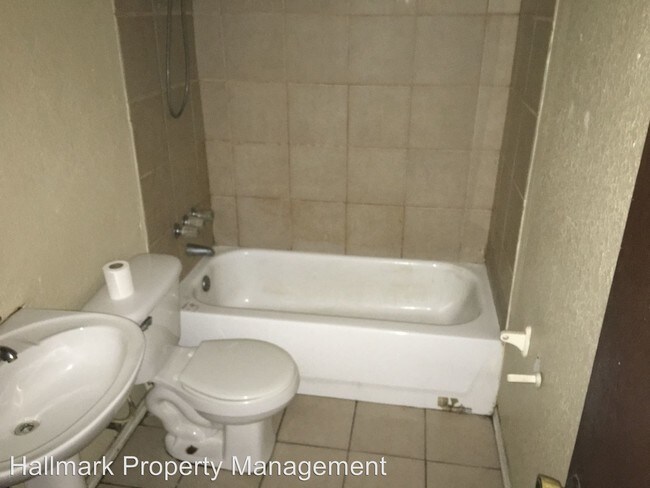 Building Photo - 2 br, 1 bath Apartment - 125 Hortense