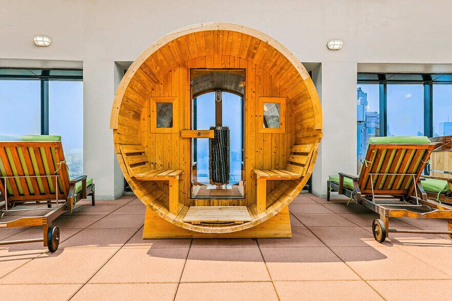 Building Photo - 525 E 72nd St