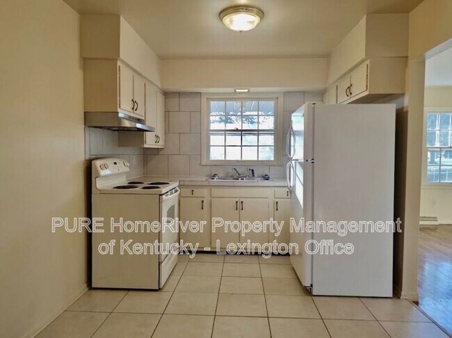 Building Photo - 2037 Garden Springs Dr