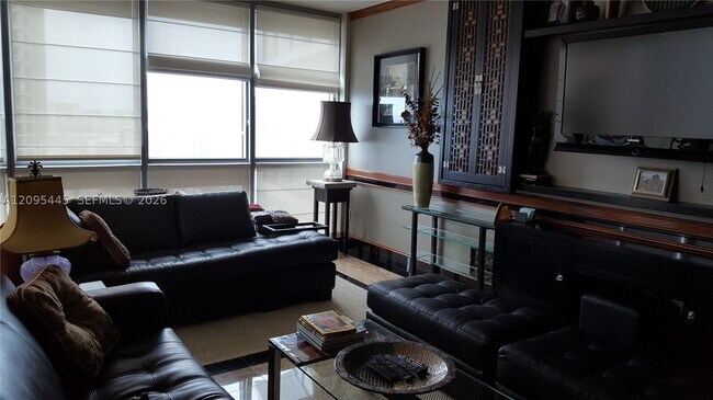 Building Photo - 3101 S Ocean Dr