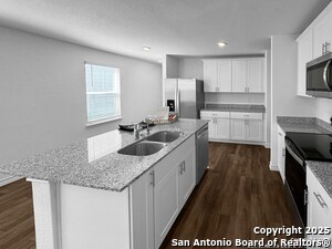 Building Photo - 869 Heartseed Ave