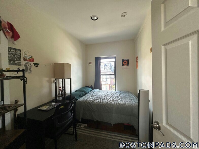 Building Photo - 57 Dudley St