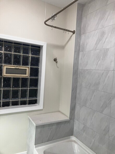 Building Photo - 6634 S Minerva Ave