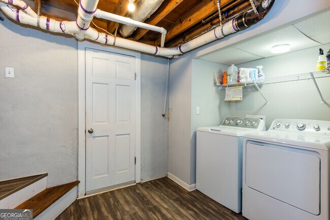 Building Photo - 2674 W Rugby Ave