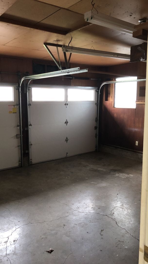 Building Photo - Beautiful Single Level 3/2 Charming NW Cor...