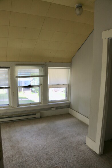 Bedroom - 331 Center St