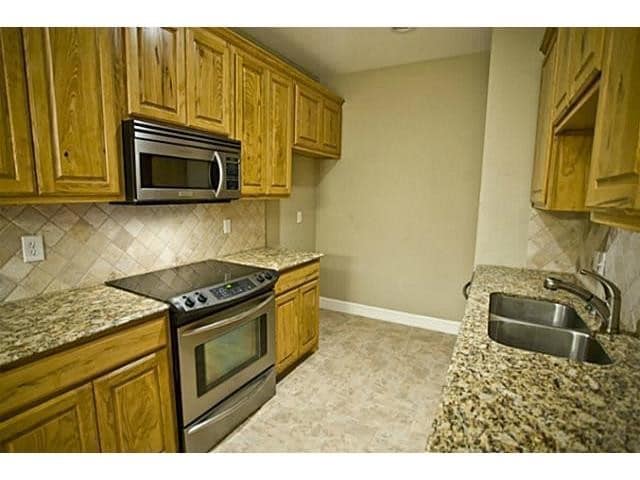 Building Photo - 1303 Halcyon Pl
