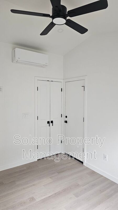 Building Photo - 376 Marna Dr
