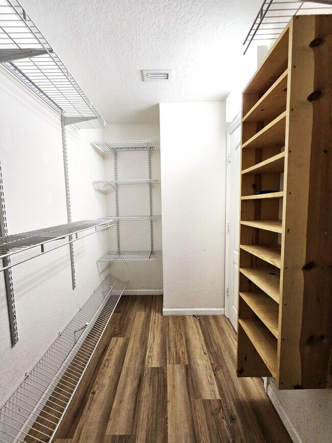 Building Photo - 169 Berenger Walk