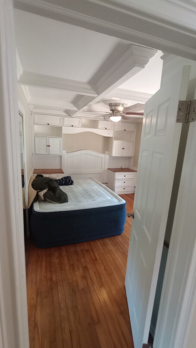 Building Photo - 45 Longfellow Dr