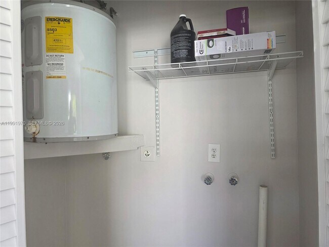 Building Photo - 2331 SW 31st Ave