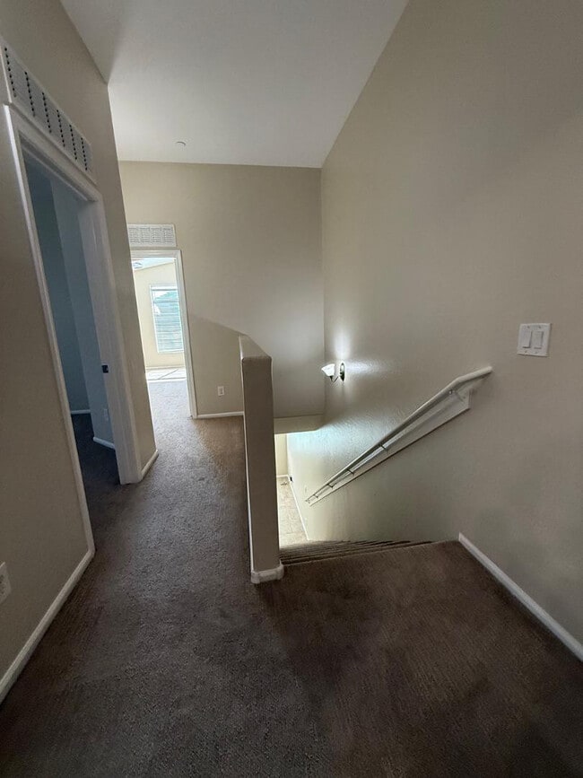 Building Photo - 2725 E Mine Creek Rd