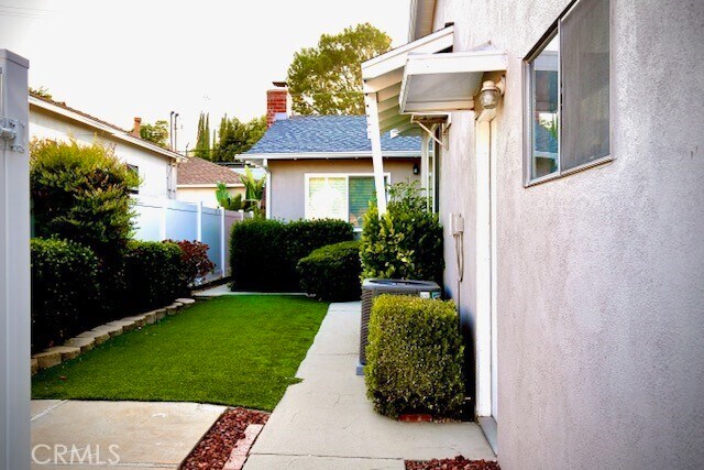 Building Photo - 4813 Topanga Canyon Blvd