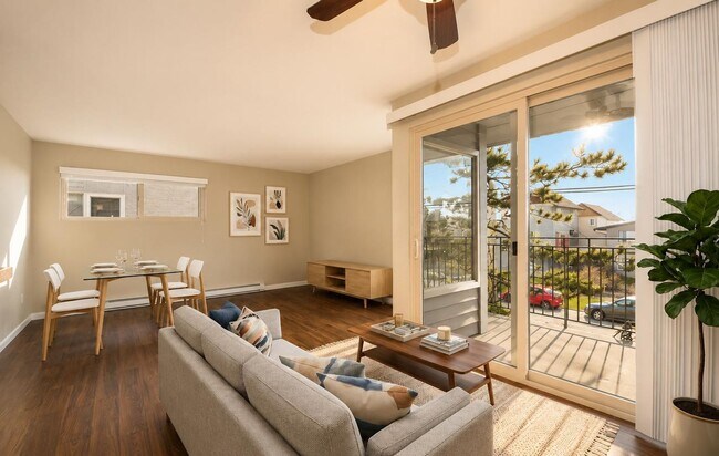 Building Photo - North Beacon Hill 1 Bedroom Apartment for Rent | Beacon Hill Light Rail Access, Balcony, Hardwood...