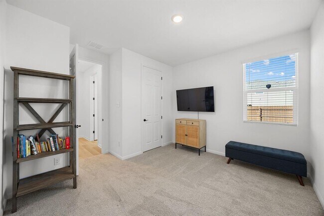 Building Photo - 191 Silverton Ln