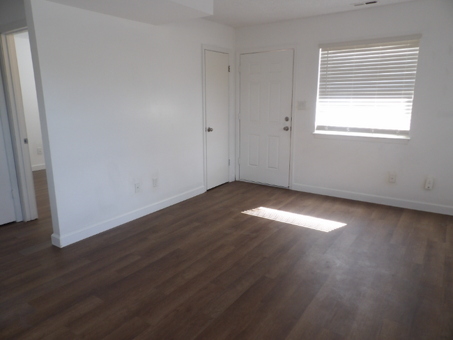 Building Photo - 1633 Manitou Blvd