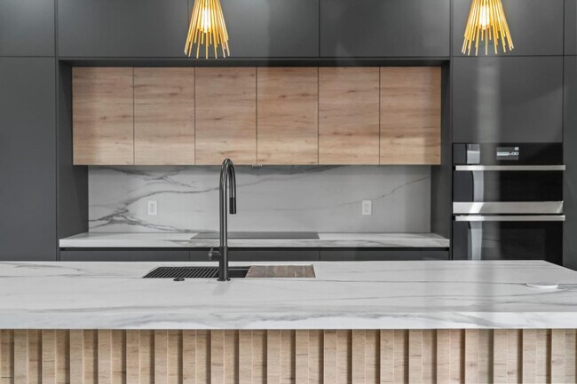 Building Photo - 1812 Miami Rd