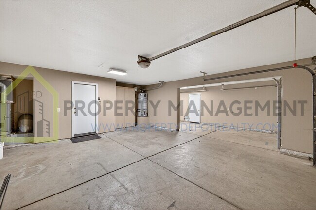 Building Photo - Spacious 3-Bedroom, 3-Bath Home Available