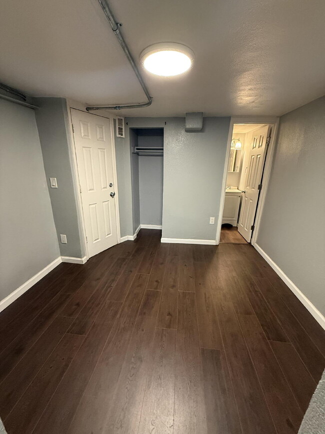 Building Photo - Chic Urban Studio in the heart of Denver!