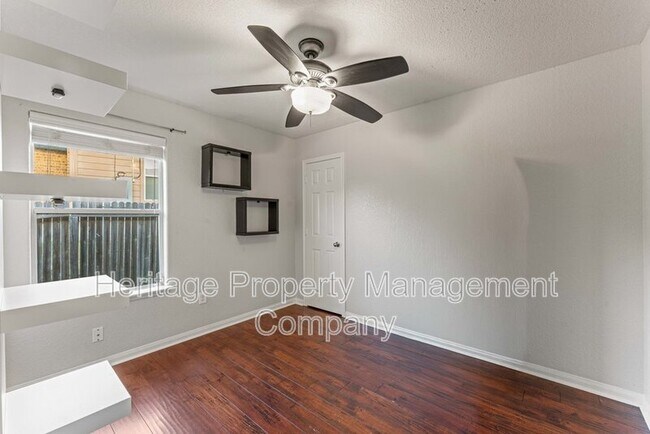 Building Photo - 10926 Acorn Canyon