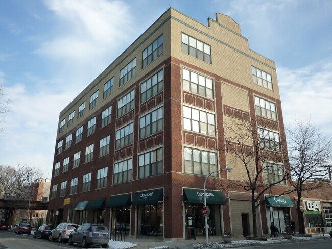 Primary Photo - 999 W Wolfram St