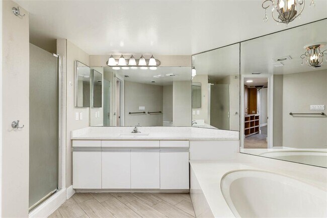 Building Photo - 2775 Kipps Colony Dr S