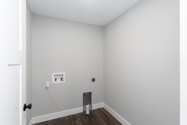 Building Photo - 4914 Glide Cv