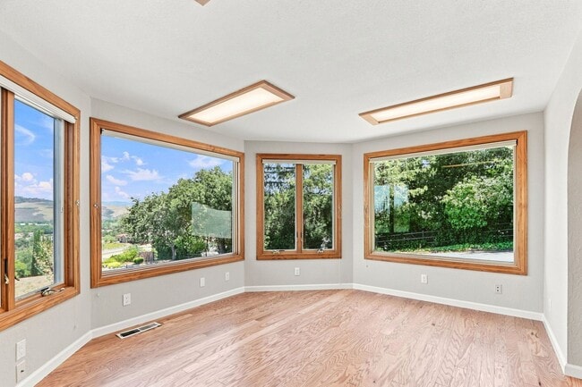 Building Photo - Million Dollar Views! Available Now!